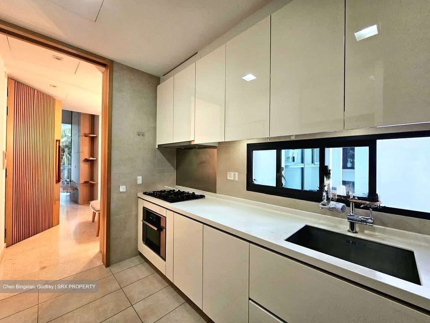 Parvis (D10), Condominium #601531051
